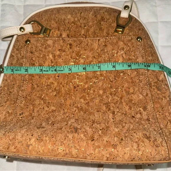 Moztique The Daisy Convertible Backpack Purse in Cream Cork - Picture 5 of 6